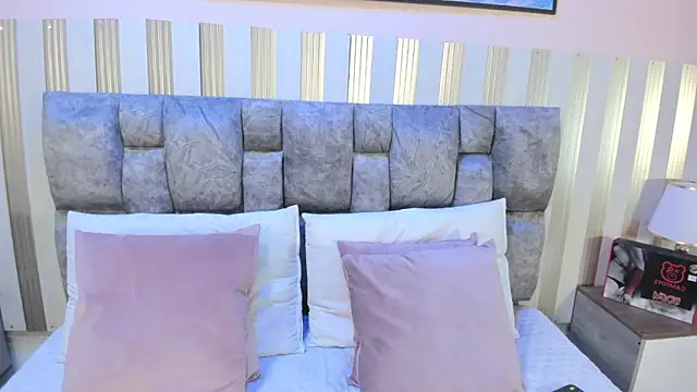 nova lane online show from September 9, 2025, 8:51 pm