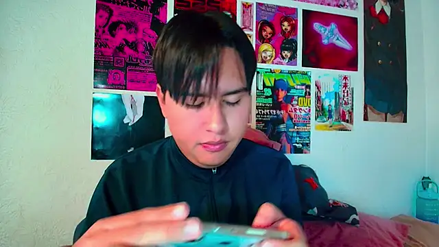 Snapshot of shinji-18 chatting on February 21, 2025, 12:27 am shinji-18 online show from February 21, 2025, 12:27 am