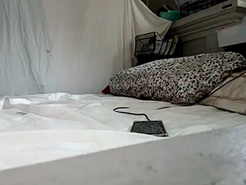 DevinToore online show from October 22, 2025, 4:06 pm