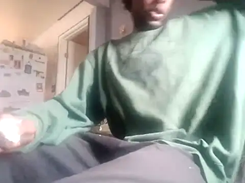 Snapshot of DevinToore chatting on December 17, 2025, 6:57 pm DevinToore online show from December 17, 2025, 6:57 pm