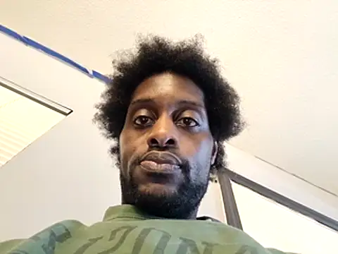 Snapshot of DevinToore chatting on December 16, 2025, 6:28 am DevinToore online show from December 16, 2025, 6:28 am