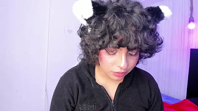 Snapshot of miku_katsuragi chatting on December 23, 2025, 2:33 am miku katsuragi online show from December 23, 2025, 2:33 am