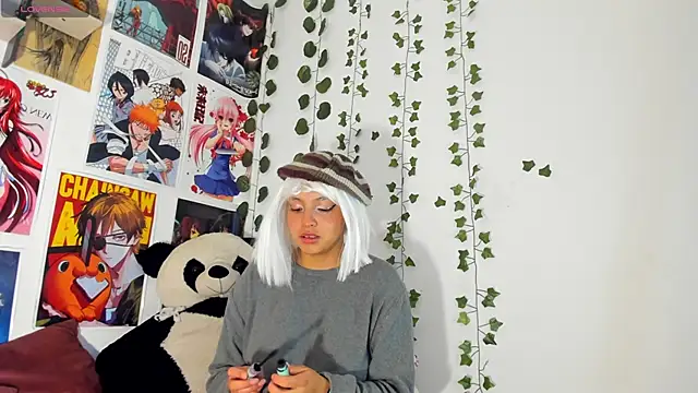 Snapshot of miku_katsuragi chatting on January 7, 2025, 7:10 am miku katsuragi online show from January 7, 2025, 7:10 am