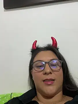 ANYLU19 online show from November 1, 2025, 3:24 am