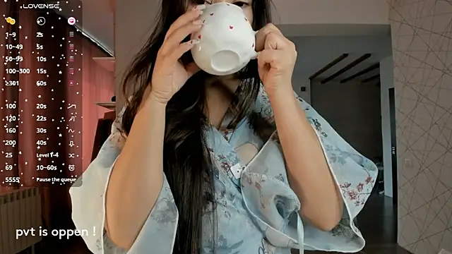 sailorrmoon online show from April 23, 2026, 3:57 am