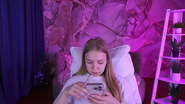 Snapshot of EmilySunshineS chatting on November 12, 2025, 7:34 am EmilySunshineS online show from November 12, 2025, 7:34 am