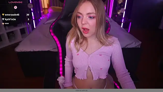 Snapshot of EmilySunshineS chatting on March 21, 2025, 5:21 am EmilySunshineS online show from March 21, 2025, 5:21 am