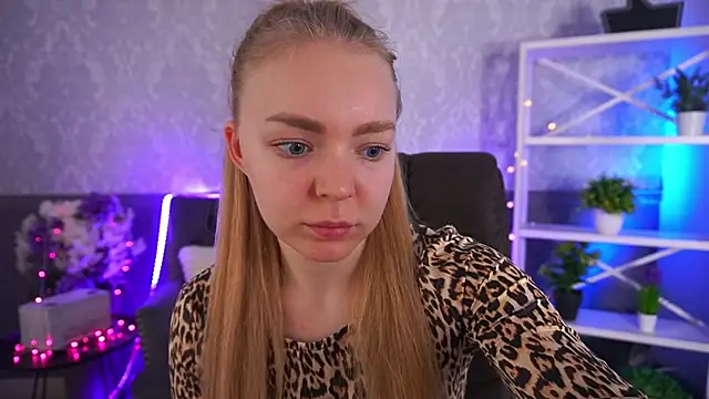 Snapshot of EmilySunshineS chatting on November 15, 2025, 2:10 pm EmilySunshineS online show from November 15, 2025, 2:10 pm