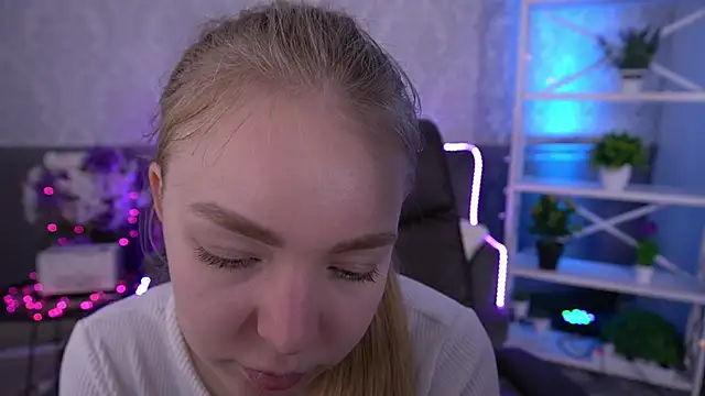 Snapshot of EmilySunshineS chatting on December 4, 2025, 2:05 pm EmilySunshineS online show from December 4, 2025, 2:05 pm