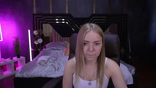 Snapshot of EmilySunshineS chatting on October 13, 2025, 1:45 pm EmilySunshineS online show from October 13, 2025, 1:45 pm