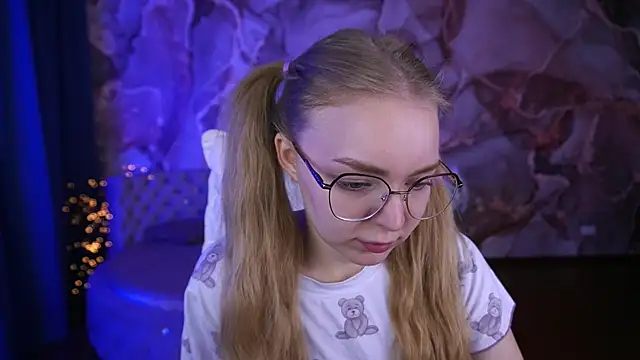 Snapshot of EmilySunshineS chatting on October 20, 2025, 6:59 am EmilySunshineS online show from October 20, 2025, 6:59 am