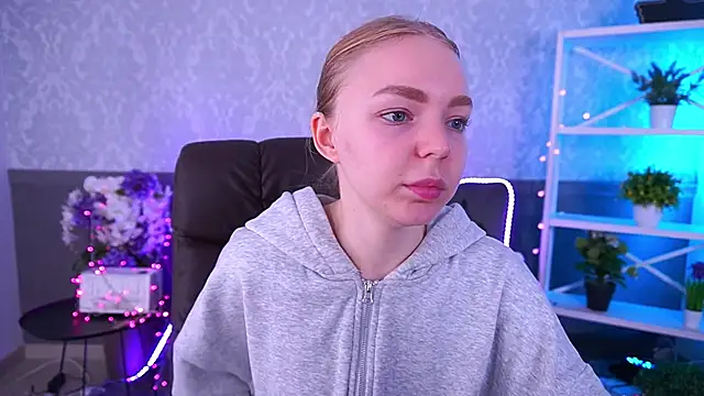 Snapshot of EmilySunshineS chatting on December 1, 2025, 7:42 am EmilySunshineS online show from December 1, 2025, 7:42 am