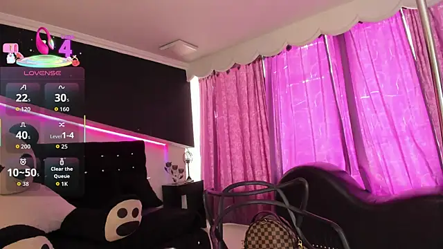 Coral Gibson online show from January 11, 2026, 1:40 pm