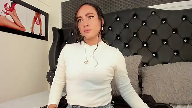 Snapshot of Coral_Gibson chatting on April 26, 2026, 1:30 pm Coral Gibson online show from April 26, 2026, 1:30 pm