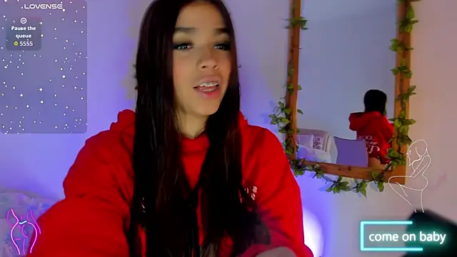 Snapshot of GiaFu chatting on November 14, 2025, 6:33 pm GiaFu online show from November 14, 2025, 6:33 pm