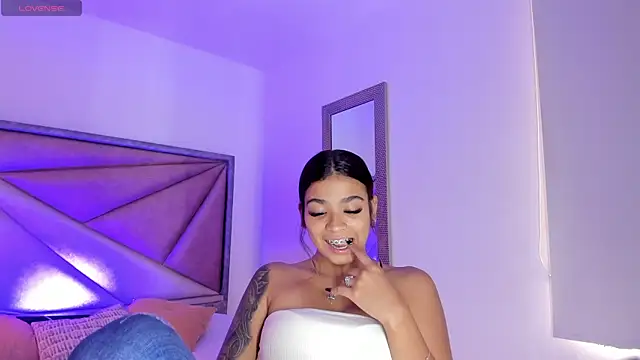 Snapshot of GiaFu chatting on November 3, 2025, 5:16 pm GiaFu online show from November 3, 2025, 5:16 pm