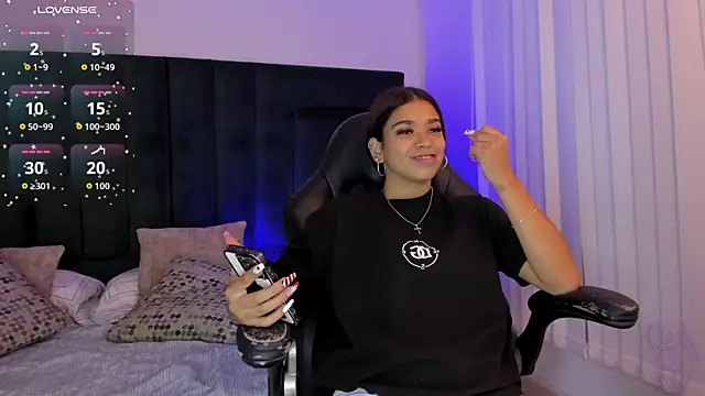 GiaFu online show from December 22, 2025, 6:08 pm