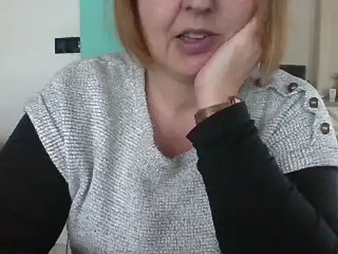 Snapshot of Sandcoq chatting on January 8, 2025, 1:20 pm Sandcoq online show from January 8, 2025, 1:20 pm