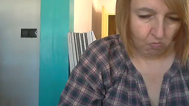 Snapshot of Sandcoq chatting on October 16, 2025, 11:07 am Sandcoq online show from October 16, 2025, 11:07 am