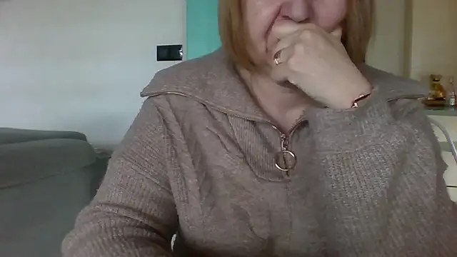 Snapshot of Sandcoq chatting on March 11, 2025, 9:24 am Sandcoq online show from March 11, 2025, 9:24 am