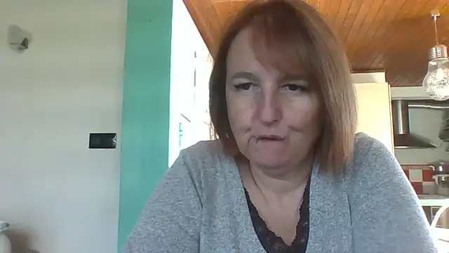 Snapshot of Sandcoq chatting on October 1, 2025, 1:48 pm Sandcoq online show from October 1, 2025, 1:48 pm