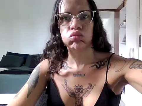Snapshot of LadyDaemon chatting on February 3, 2026, 3:50 pm LadyDaemon online show from February 3, 2026, 3:50 pm