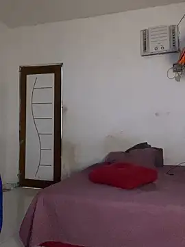 Snapshot of Carolinen chatting on November 15, 2025, 3:27 pm Carolinen online show from November 15, 2025, 3:27 pm