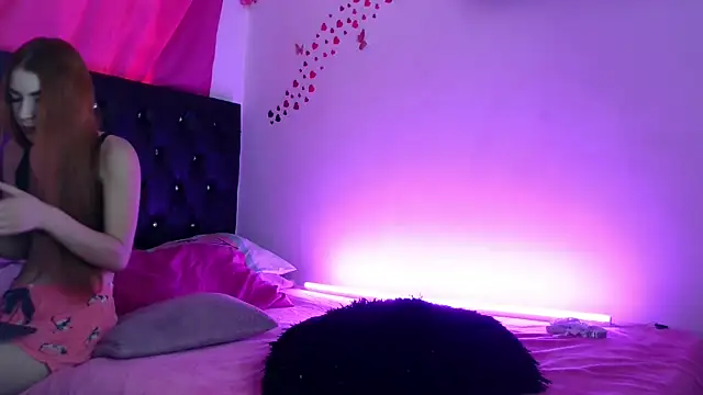 Snapshot of littleayshel chatting on November 5, 2025, 1:03 pm littleayshel online show from November 5, 2025, 1:03 pm