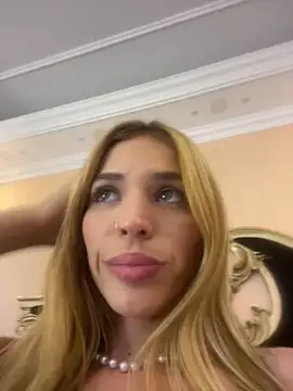 Snapshot of ambarsorachi chatting on December 2, 2025, 7:48 pm ambarsorachi online show from December 2, 2025, 7:48 pm