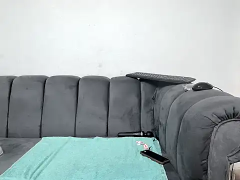 Pearl 00 online show from March 18, 2026, 12:30 pm