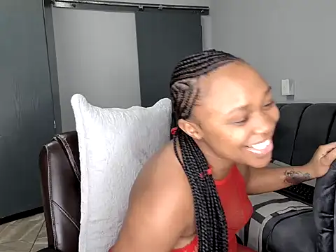 Pearl 00 online show from March 3, 2026, 9:00 pm