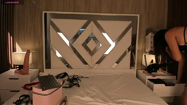 ValentinaThomas online show from September 25, 2025, 7:20 pm