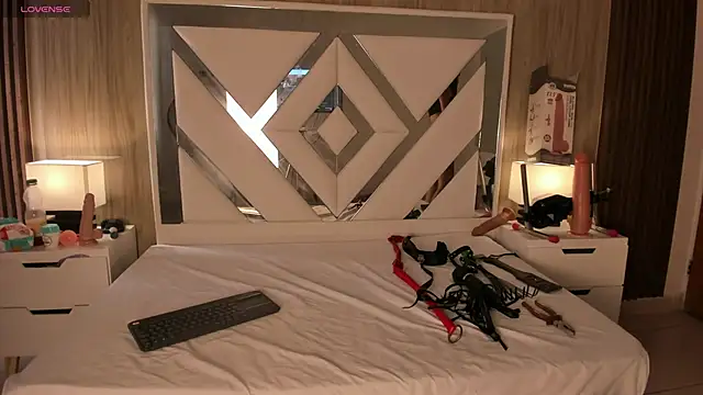 ValentinaThomas online show from September 27, 2025, 7:31 pm