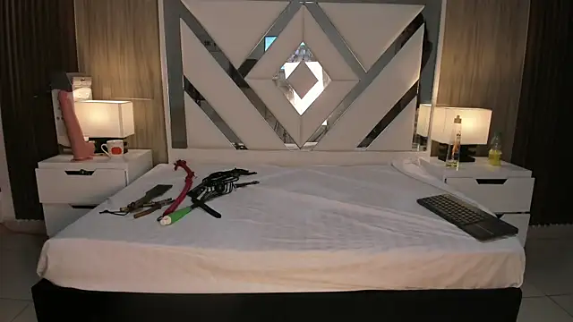 ValentinaThomas online show from October 19, 2025, 7:16 pm