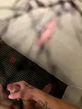 Snapshot of lescro95_ chatting on November 23, 2025, 1:32 pm lescro95 online show from November 23, 2025, 1:32 pm