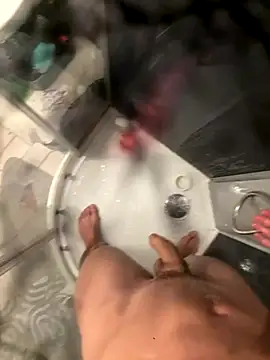 Snapshot of lescro95_ chatting on October 11, 2025, 7:04 pm lescro95 online show from October 11, 2025, 7:04 pm