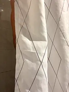 Snapshot of lescro95_ chatting on December 2, 2025, 5:36 pm lescro95 online show from December 2, 2025, 5:36 pm