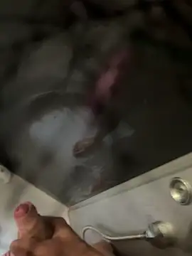 Snapshot of lescro95_ chatting on October 17, 2025, 1:02 pm lescro95 online show from October 17, 2025, 1:02 pm