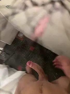 Snapshot of lescro95_ chatting on October 22, 2025, 4:28 pm lescro95 online show from October 22, 2025, 4:28 pm