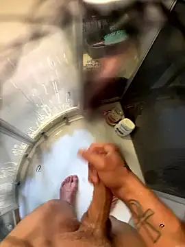 Snapshot of lescro95_ chatting on October 14, 2025, 8:48 am lescro95 online show from October 14, 2025, 8:48 am