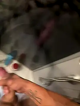 Snapshot of lescro95_ chatting on September 21, 2025, 7:24 am lescro95 online show from September 21, 2025, 7:24 am