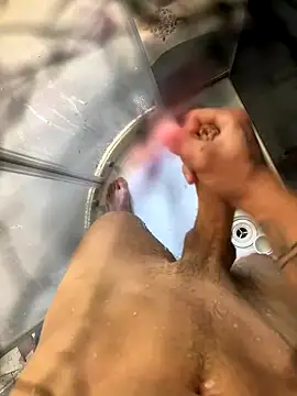 Snapshot of lescro95_ chatting on October 8, 2025, 1:01 pm lescro95 online show from October 8, 2025, 1:01 pm