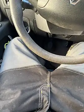 Snapshot of lescro95_ chatting on March 18, 2025, 1:01 pm lescro95 online show from March 18, 2025, 1:01 pm