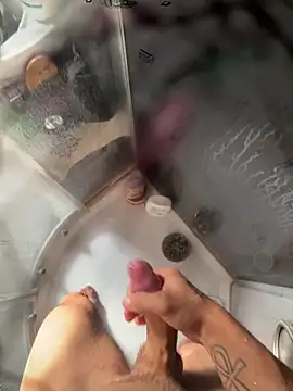 Snapshot of lescro95_ chatting on October 13, 2025, 9:11 am lescro95 online show from October 13, 2025, 9:11 am