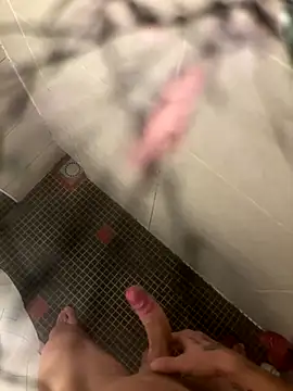 Snapshot of lescro95_ chatting on November 1, 2025, 12:10 pm lescro95 online show from November 1, 2025, 12:10 pm