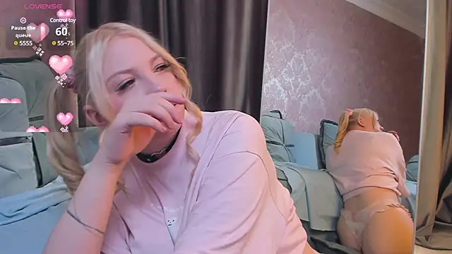 Snapshot of RubyMiaow chatting on December 11, 2024, 8:07 pm RubyMiaow online show from December 11, 2024, 8:07 pm