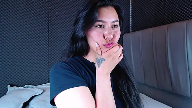 Snapshot of _joy_yva chatting on December 19, 2025, 12:58 am joy yva online show from December 19, 2025, 12:58 am