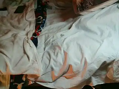 VeneRed online show from April 15, 2026, 6:34 pm