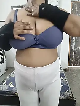 Cute payal0 online show from May 17, 2026, 9:09 am