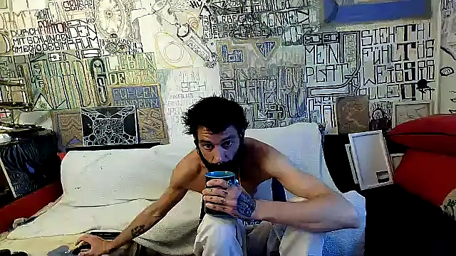 Snapshot of casualtimepassenger chatting on July 5, 2026, 3:22 am casualtimepassenger online show from July 5, 2026, 3:22 am